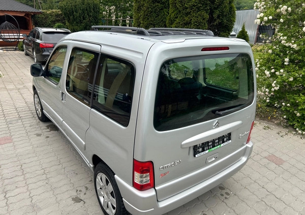 Citroen Berlingo cena 13900 przebieg: 242000, rok produkcji 2006 z Gościno małe 631